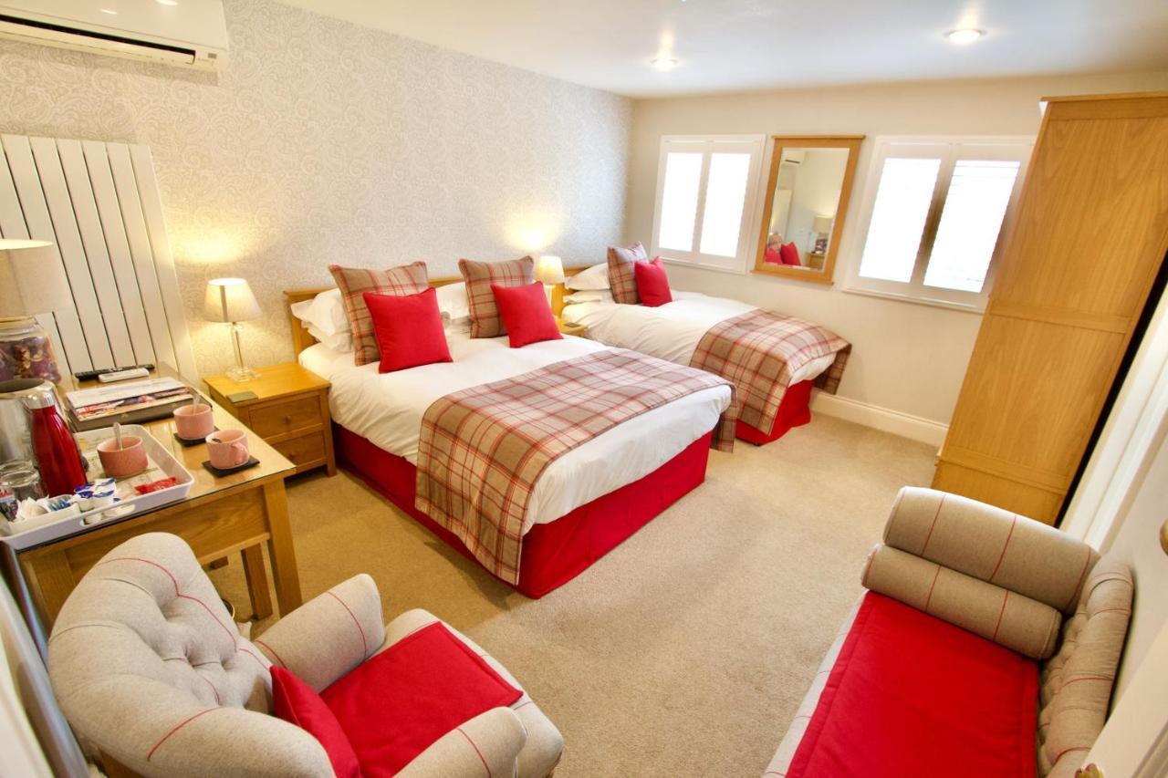 Chestnuts House Boutique B&B Бат Экстерьер фото A room at the hotel