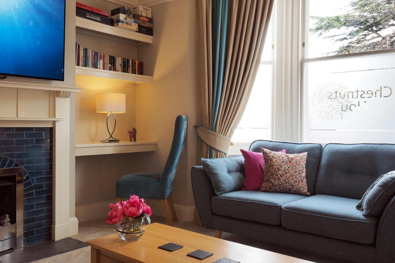Chestnuts House Boutique B&B Бат Экстерьер фото The interior of a typical apartment at the hotel