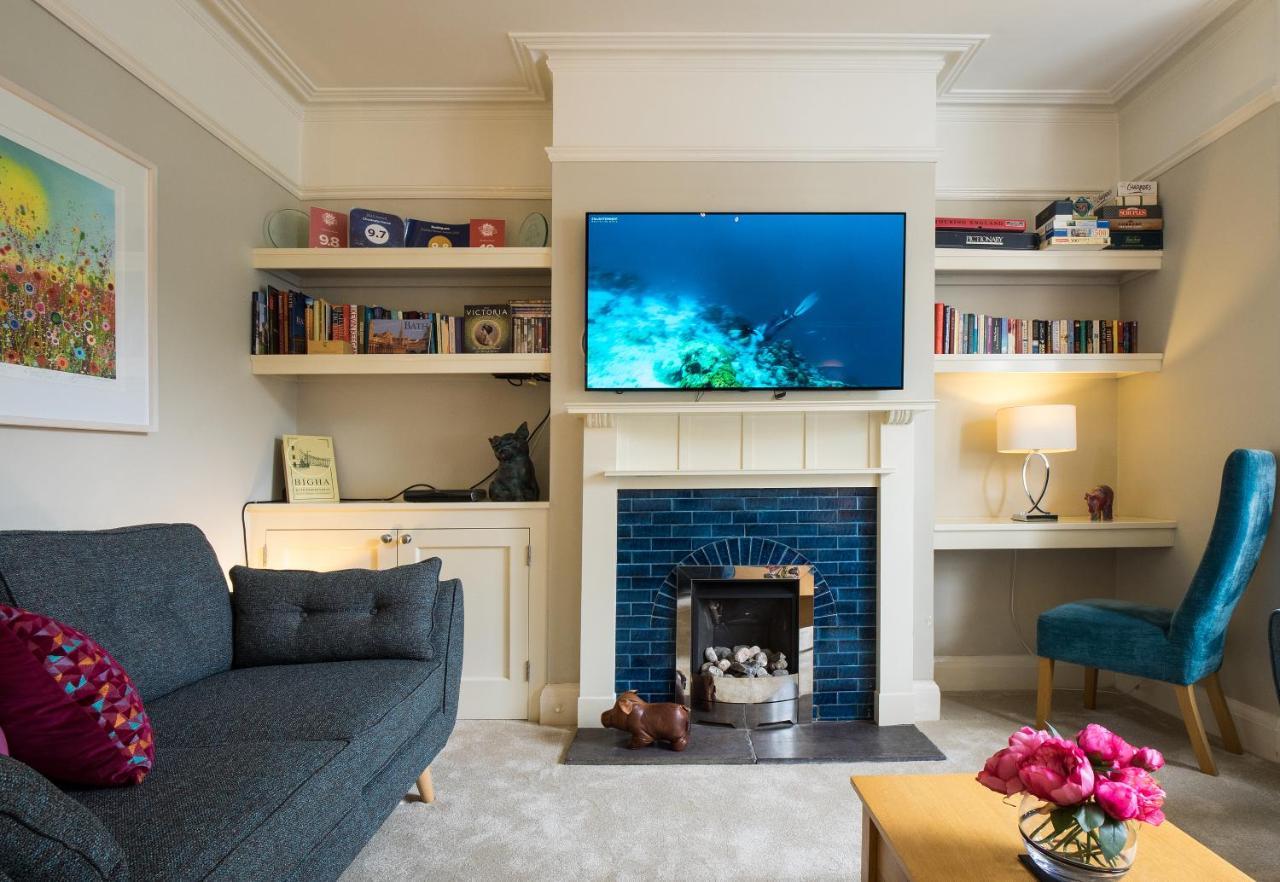 Chestnuts House Boutique B&B Бат Экстерьер фото The living room at The Old Post Office