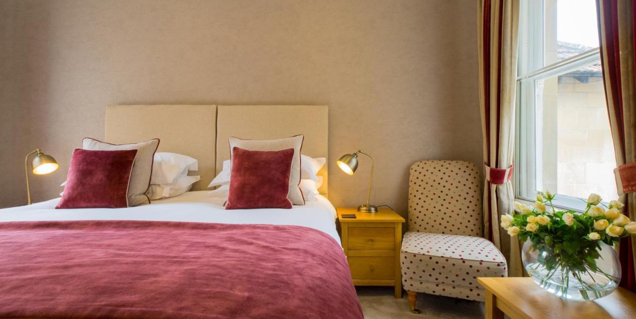 Chestnuts House Boutique B&B Бат Экстерьер фото A bedroom at the hotel