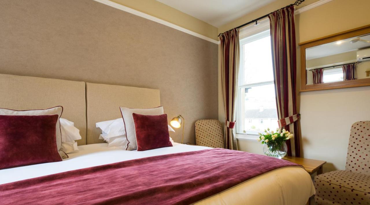 Chestnuts House Boutique B&B Бат Экстерьер фото A bedroom at the hotel