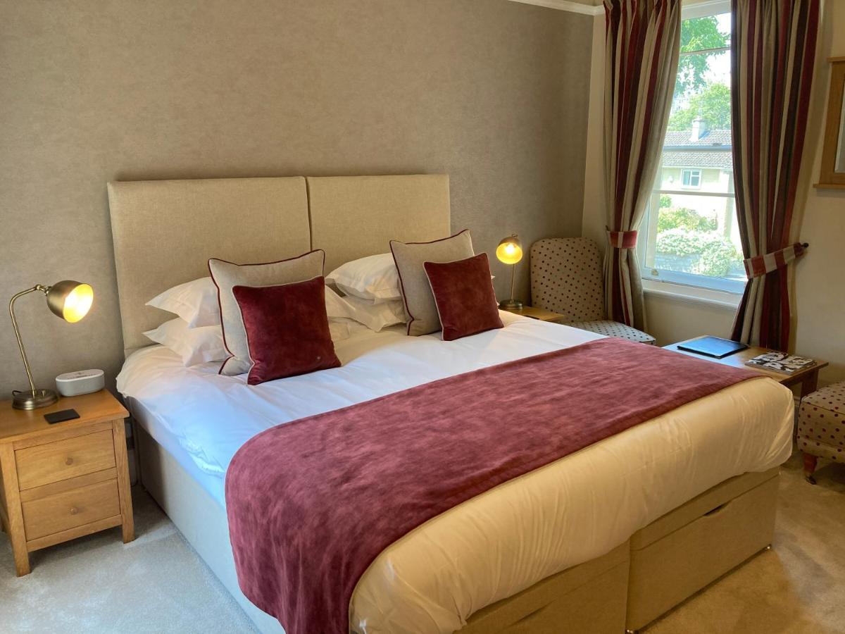 Chestnuts House Boutique B&B Бат Экстерьер фото A bedroom at the hotel
