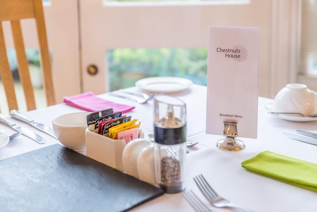 Chestnuts House Boutique B&B Бат Экстерьер фото The restaurant at Chestnut House
